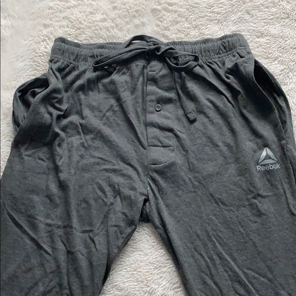 New Reebok Set - Picture 4 of 7